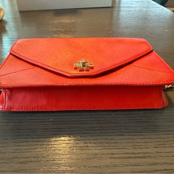 Tory Burch Bright Red Envelope Clutch with Gold Logo - Picture 2 of 3
